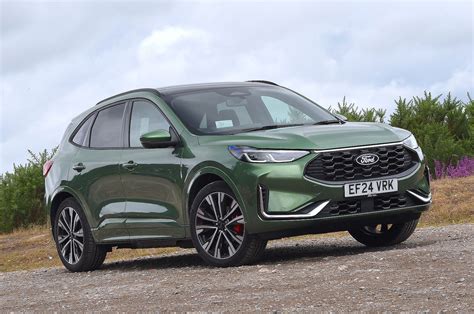 Ford Kuga in officina per manutenzione