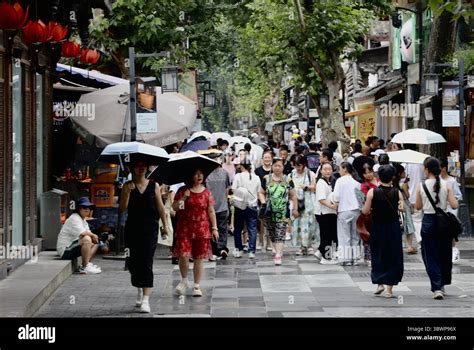Kuanzhaixiangzi street scene