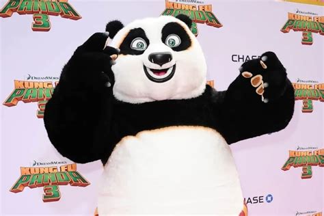 Un giovane panda goffo che sogna di fare kung fu