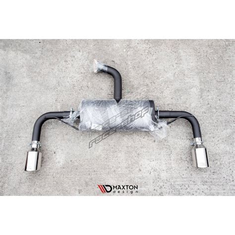 Dettaglio del terminale di scarico di una Volkswagen Golf