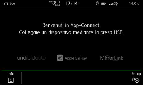 Schermata di connessione Bluetooth su sistema auto