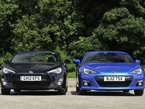 Confronto estetico Toyota GT86 e Subaru BRZ