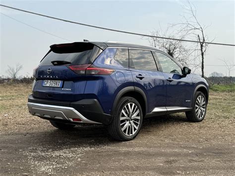 Nissan Qashqai+2 con i sette posti in evidenza