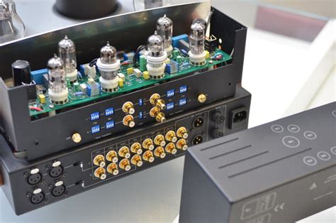 Componenti di un preamplificatore discreto