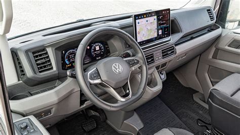 Interno cabina Volkswagen Crafter con quadro strumenti