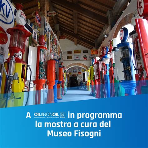 Interno del Museo Fisogni con diverse tipologie di pompe