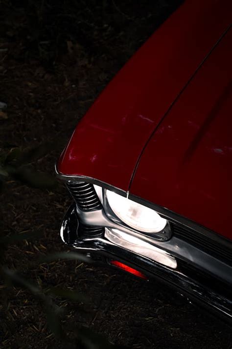 BMW E92 con fari accesi di notte