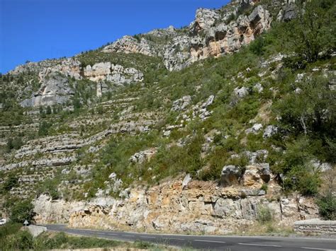 Vista aerea delle imponenti pareti rocciose delle Gole del Tarn
