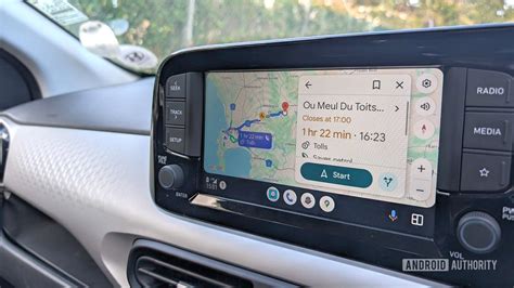 Interfaccia Android Auto su schermo veicolo
