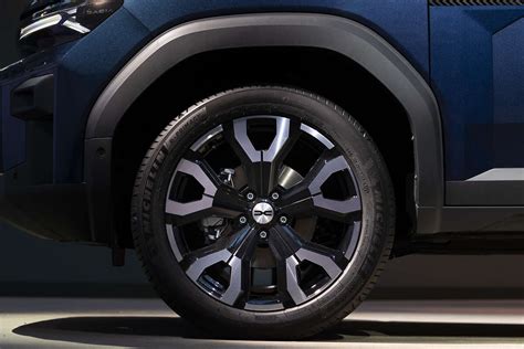 Dacia Duster con cerchi in lega dark metal