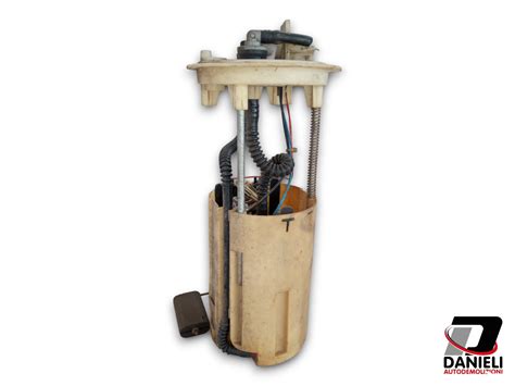 immagine di un interruttore della pompa carburante specifico per Fiat 500L