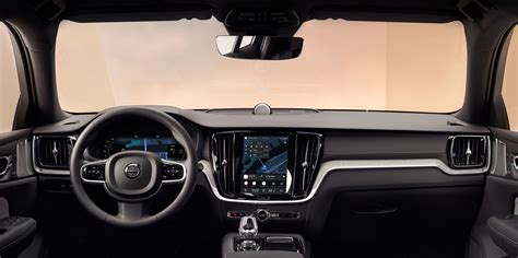 Interfaccia del display centrale Volvo con sistema UX aggiornato