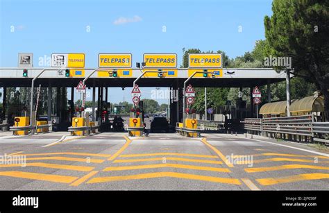 Telepass gate with an active green light