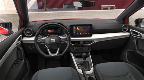 Interni SEAT Arona con infotainment