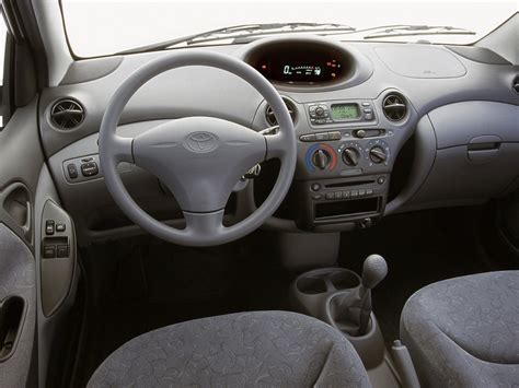 Toyota Yaris 2002 interior