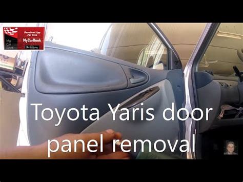 Smontaggio pannello portiera Toyota Yaris