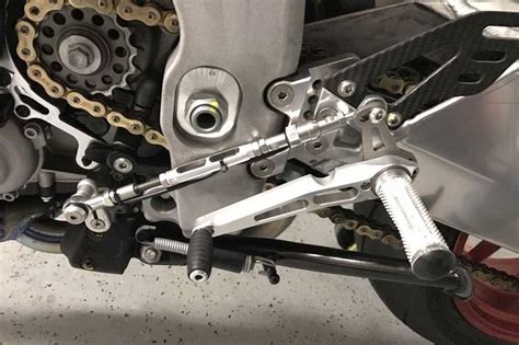Quickshifter su moto sportiva