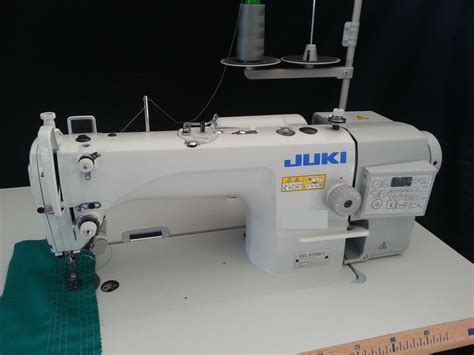schema tecnico di una macchina per cucire industriale Juki a due aghi