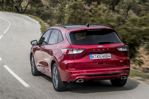 Ford Kuga modelli e allestimenti