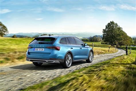 Skoda Octavia Scout con trazione anteriore e mild-hybrid