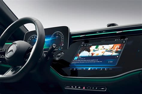 Interni Mercedes Classe A con doppio schermo MBUX