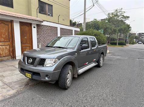 Nissan Navara in ambiente urbano ed extraurbano