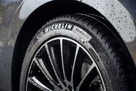 Michelin Primacy 4+ con indicatore usura