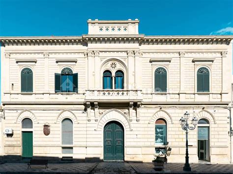 Edificio storico su Corso Matteotti a Lecco