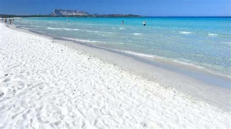 spiaggia di Saleccia con sabbia bianca e acqua cristallina