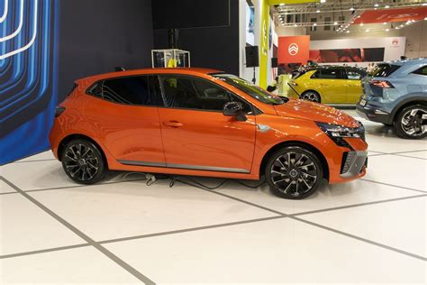 Renault Clio profilo coupé