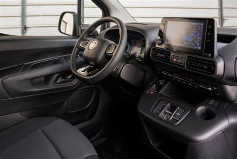 Interni Fiat Doblò, focus plancia e visibilità