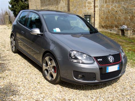 Volkswagen Golf 5 GTI Edition 30 vista frontale