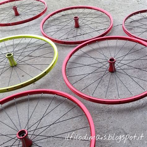 Diversi materiali per cerchi di bicicletta