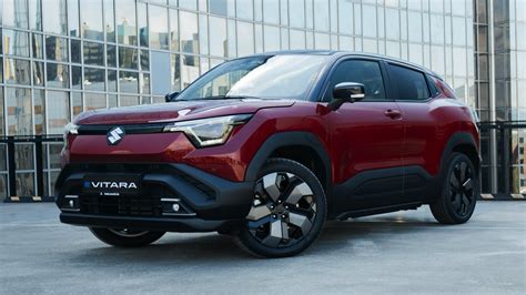 Suzuki Vitara 4WD in azione su un percorso sterrato