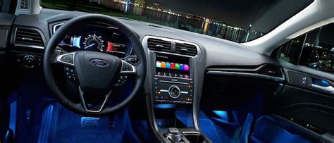 Interni di lusso Ford Mondeo