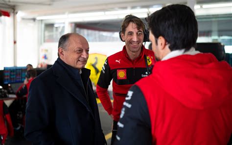Box di una scuderia di motorsport durante una gara