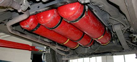 Posizionamento dei serbatoi di metano sotto il pianale della Zafira