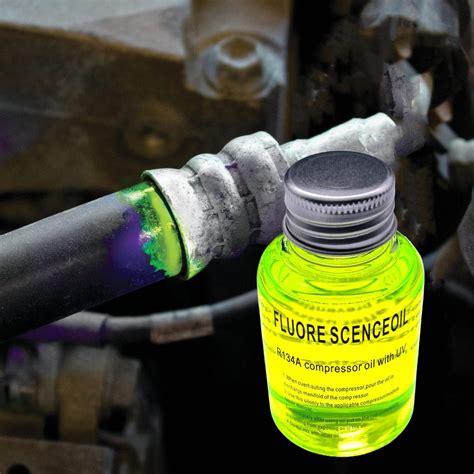 utilizzo di liquido fluorescente per ricerca perdite motore