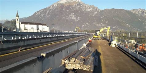 Veduta panoramica di Ponte nelle Alpi con le Dolomiti sullo sfondo