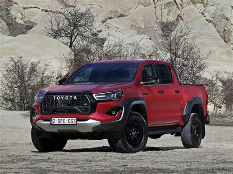 Toyota Hilux GR Sport II in azione