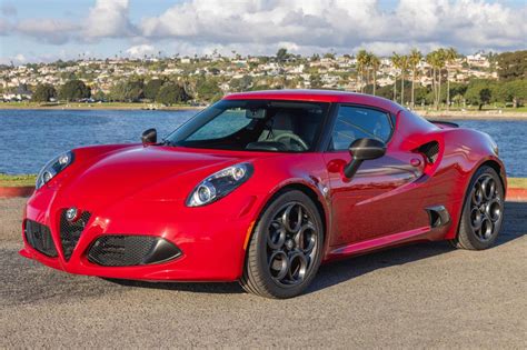Alfa Romeo 4C frontale