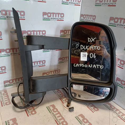 schema esploso dello specchietto laterale Fiat Ducato con evidenza del corpo freccia