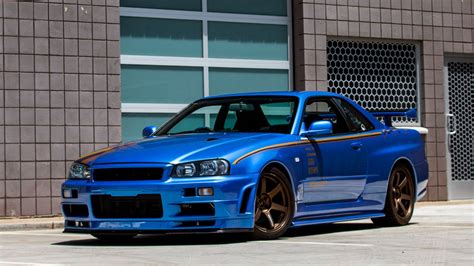 Nissan Skyline GT-R R34 in pista