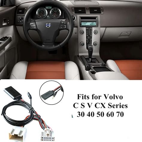 Interno Volvo V50 con sistema audio di serie