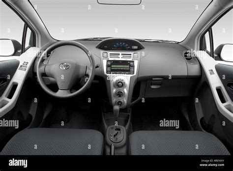 Toyota Yaris TS 1500 cruscotto con vano autoradio