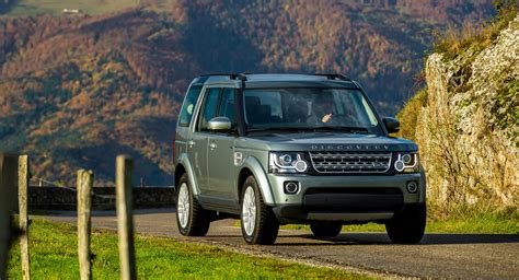 Land Rover Discovery in un contesto di fuoristrada estremo