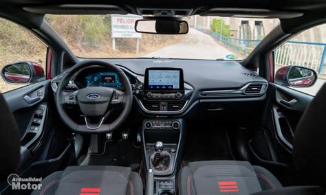 Interni e plancia della Ford Fiesta ST-Line