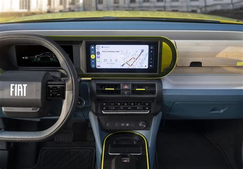 Interni Fiat Grande Panda con cruscotto digitale