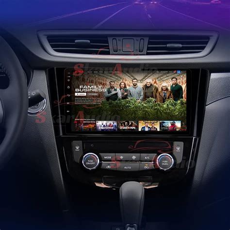Interno Nissan Qashqai con autoradio aftermarket installata