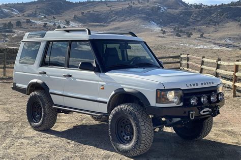 Land Rover Discovery 2 con cerchi aftermarket